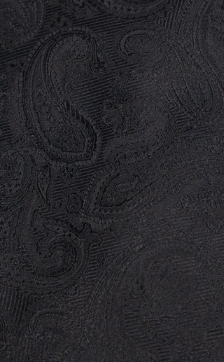 Paisley silk tie close-up – detailed luxury accessory