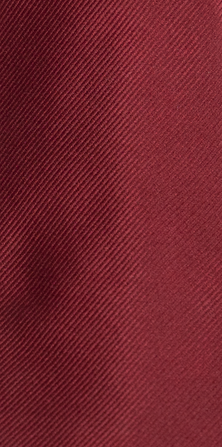 Red seven-fold silk tie – luxury handcrafted accessory